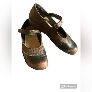 Naot Womens 41 9.5 Shoes Luga Mary Jane Brown Croc Brown Volcanic Nuback Flats
